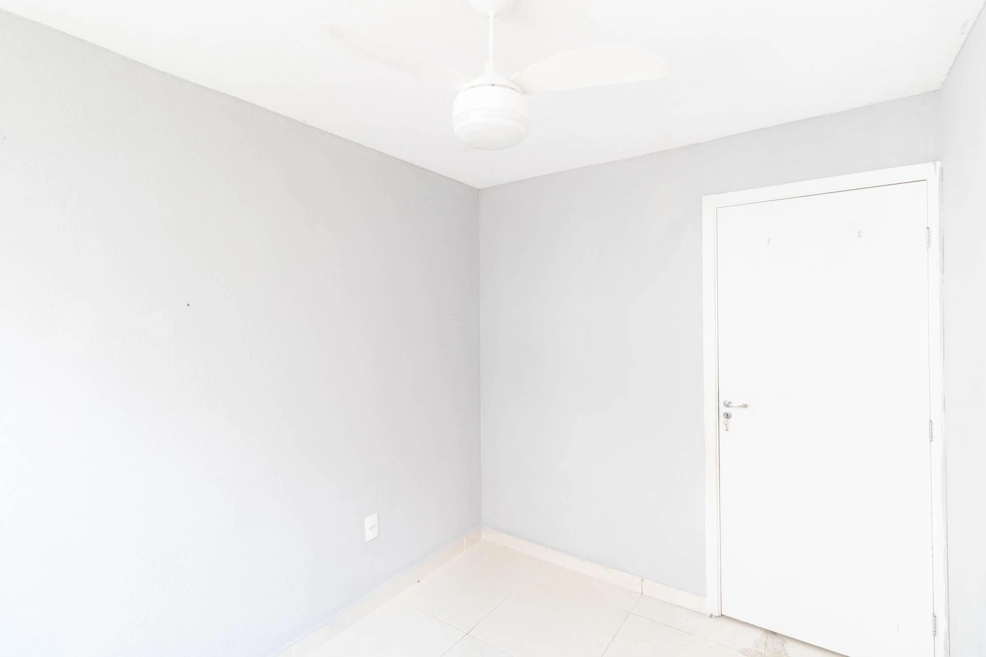 2-bedroom apartment in a building with a gym — photo 30