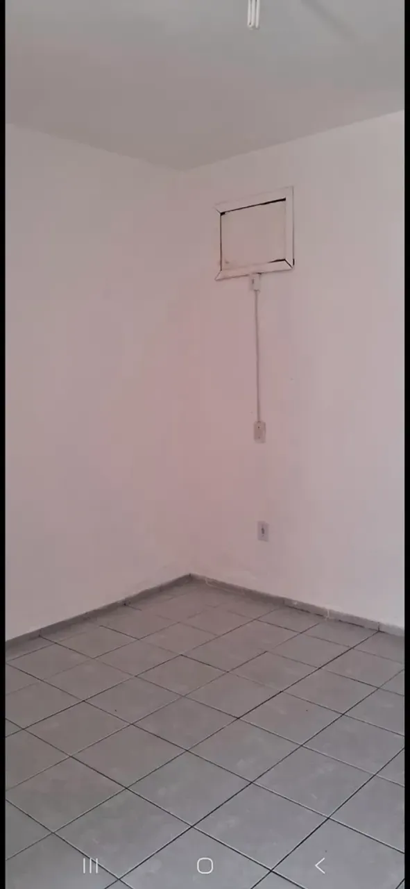 Rental studio with no parking, separate kitchen and compact gas cooktop — photo 2