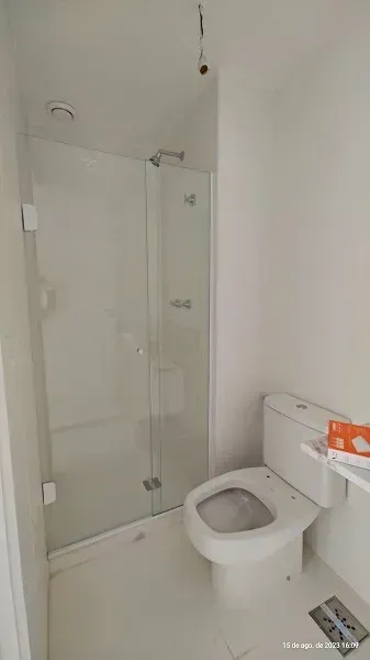 Apartamento sem mobília com vista para a cidade e montanhas — photo 23