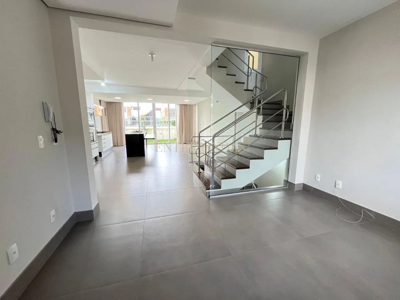 Water view in a 4-bedroom house, 263 m² — photo 59