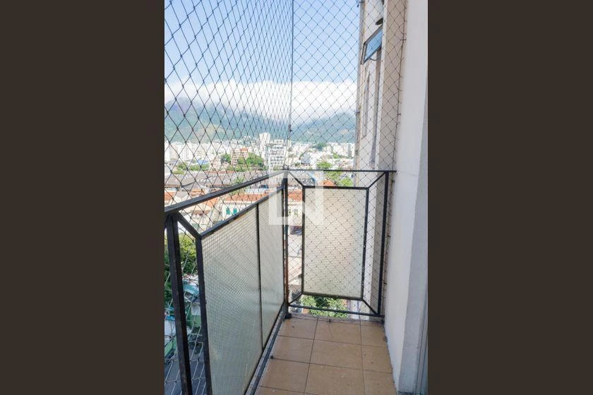 2-bedroom apartment with a mountain view in Rio de Janeiro — photo 4