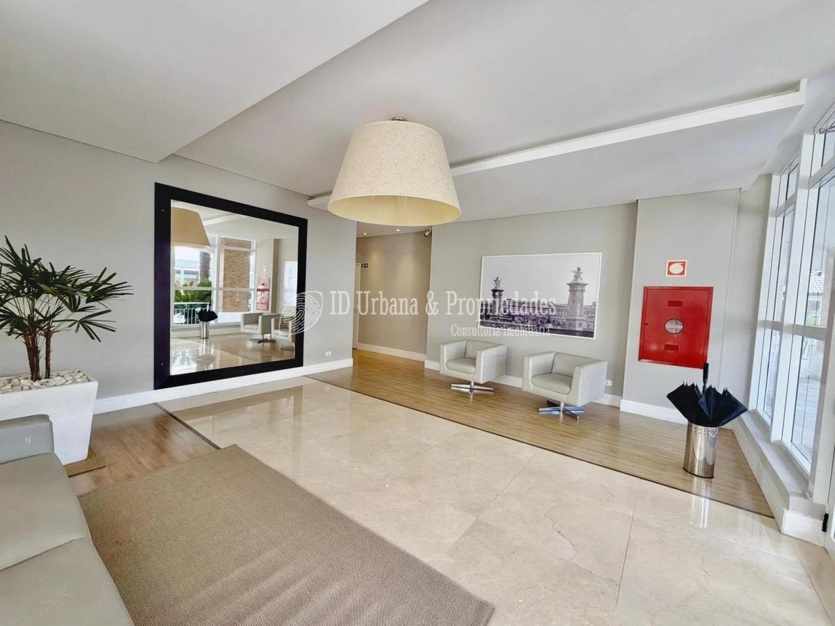 3-bedroom apartment in a building with a pool — photo 30