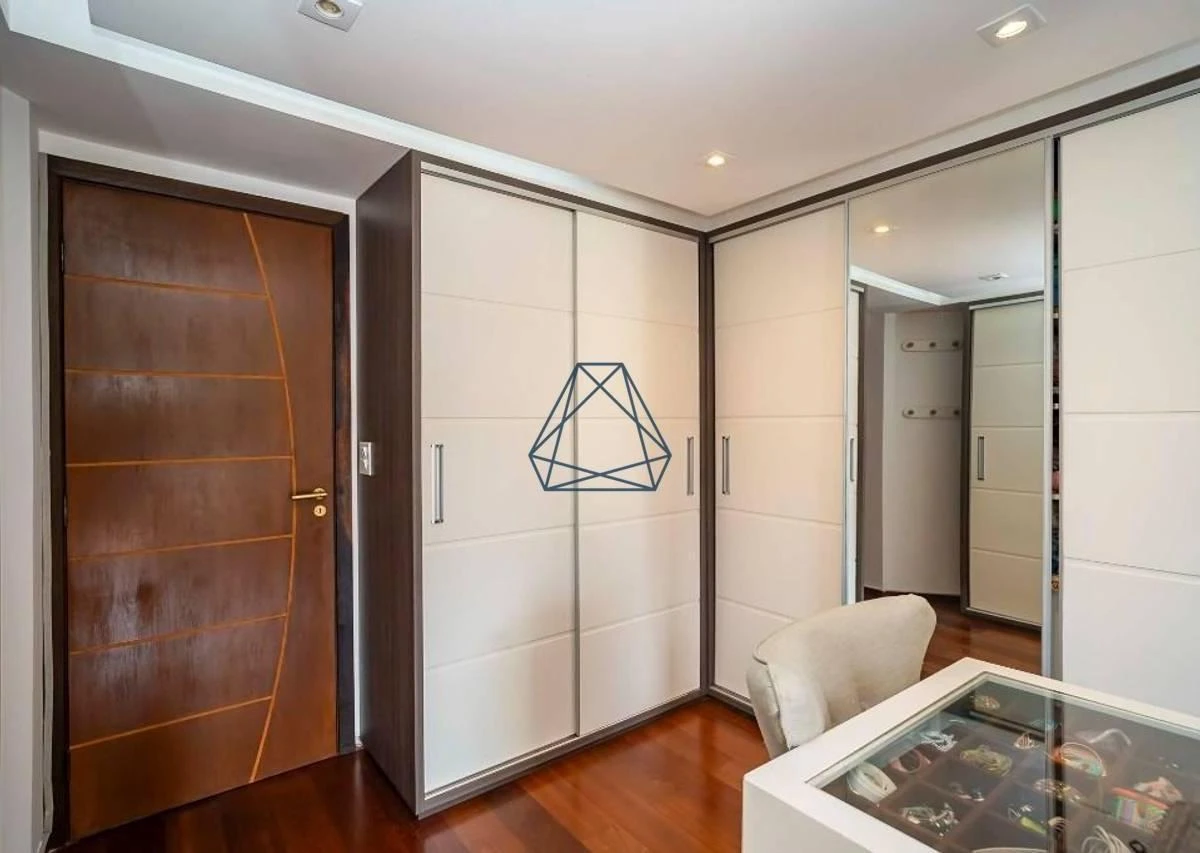 Washing machine in a 4-bedroom house, 210 m² — photo 5