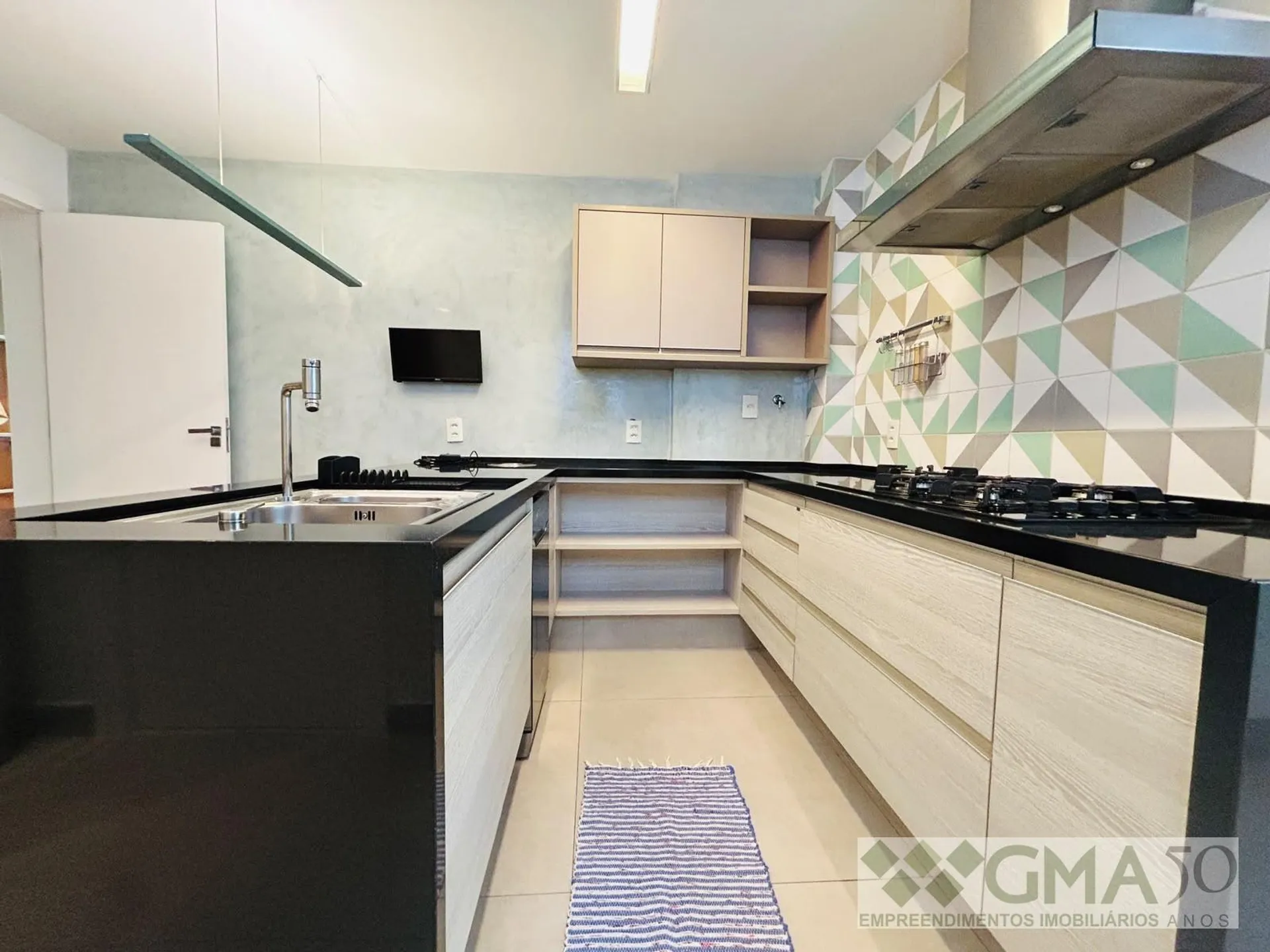 Furnished 110 m² apartment with 3 bedrooms and 1 parking spot — photo 2