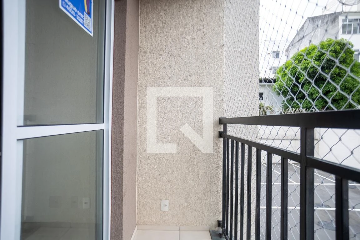 2-bedroom apartment in a building with a gym — photo 16
