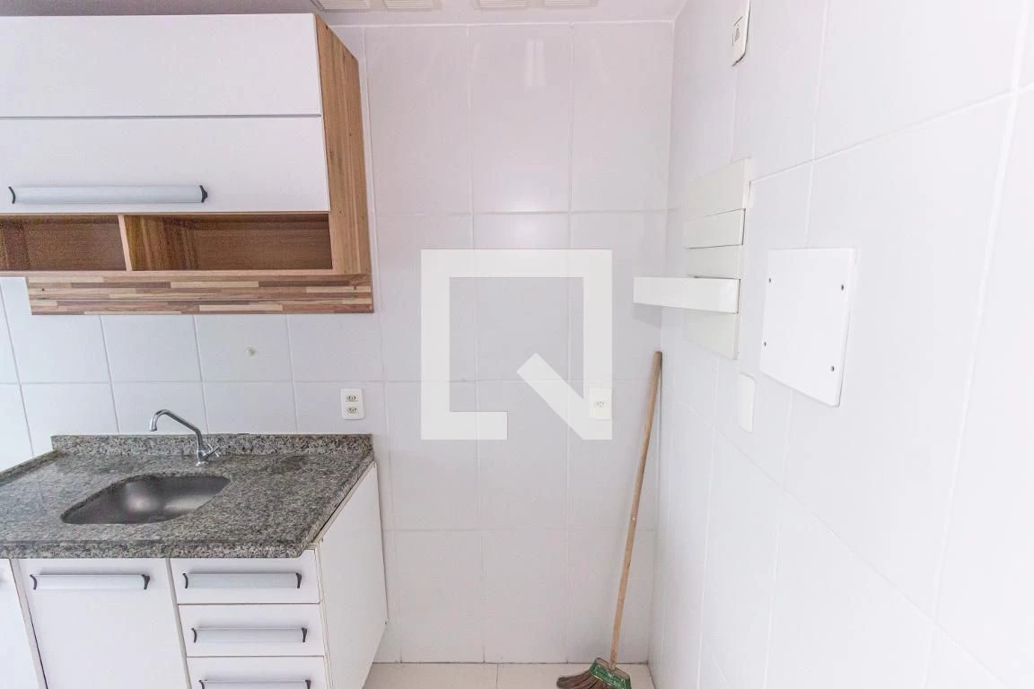 Furnished 2-bedroom apartment with 1 bath and parking — photo 34