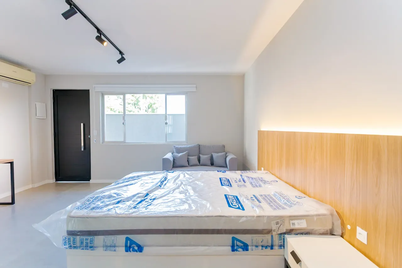 Furnished studio with glass shower and 1 parking spot — photo 12