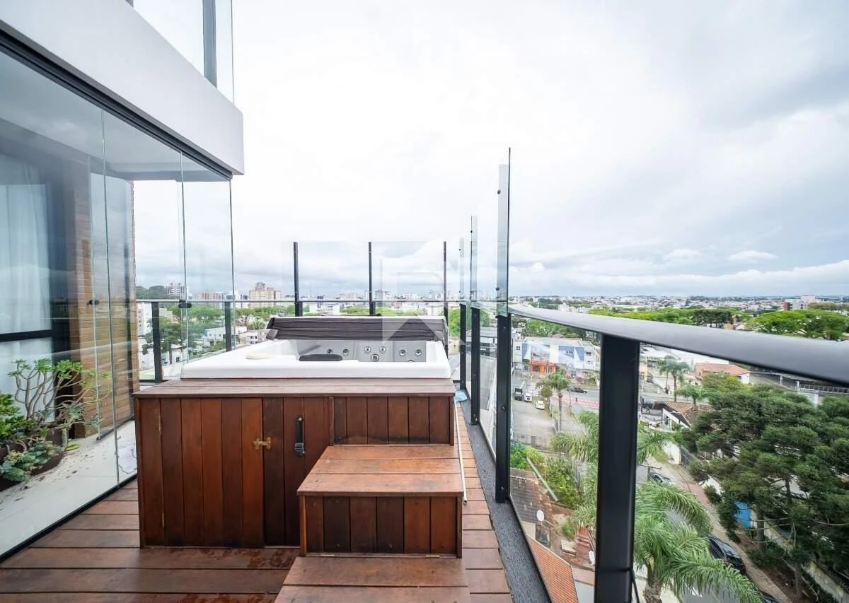 Furnished apartment, 150 m², with a glass-enclosed balcony — photo 46