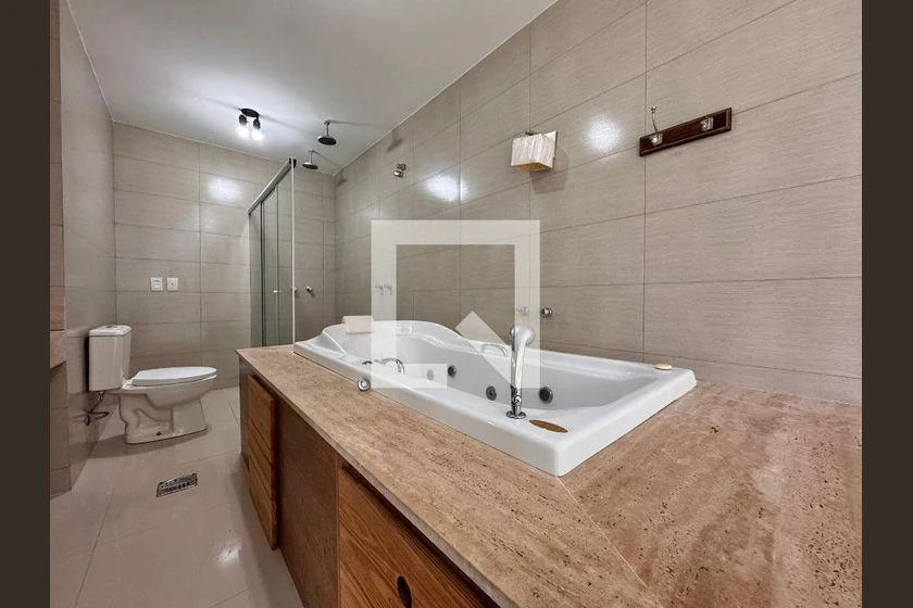 226 m² apartment with 4 bedrooms and a balcony grill — photo 5