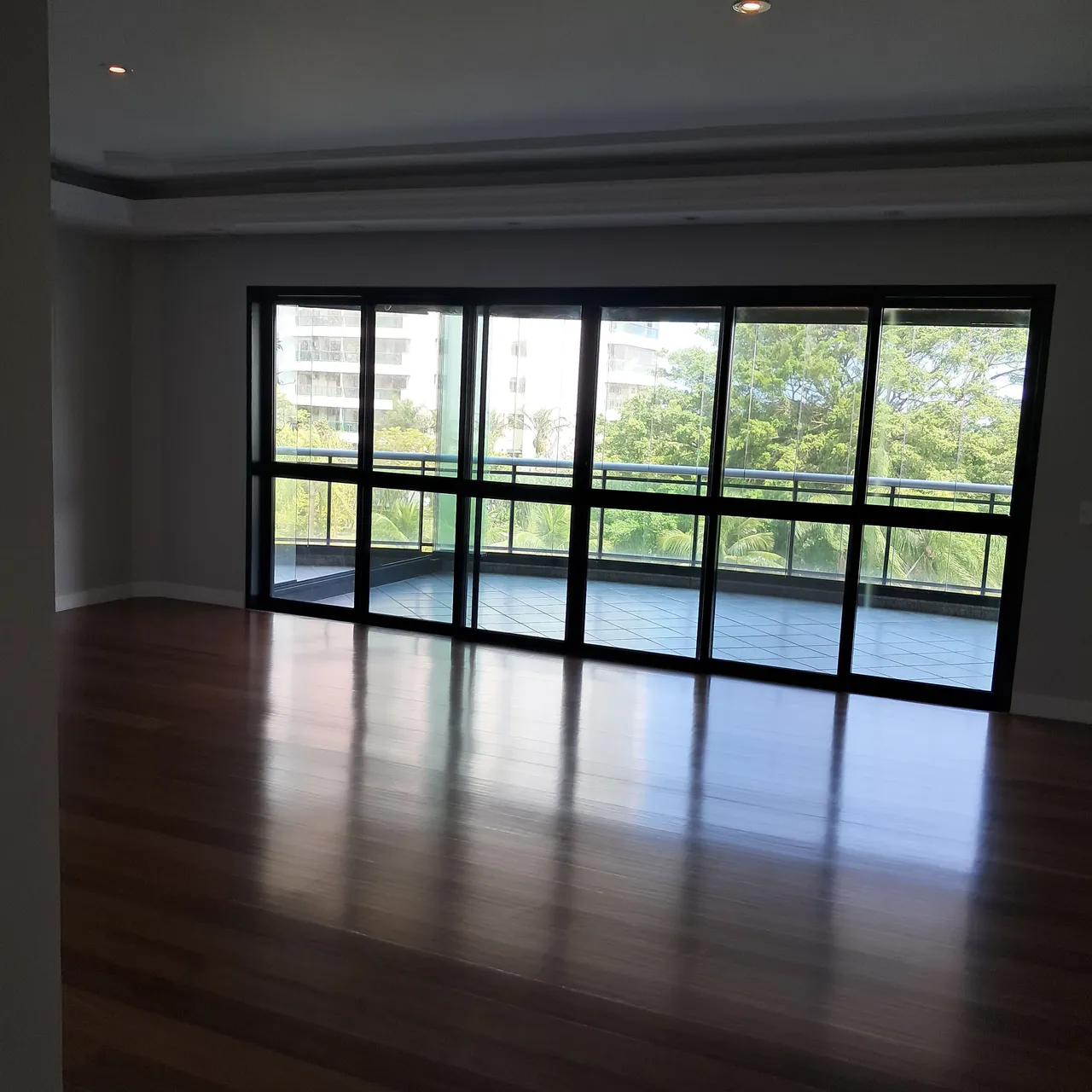 Furnished apartment, 240 m², with a park view