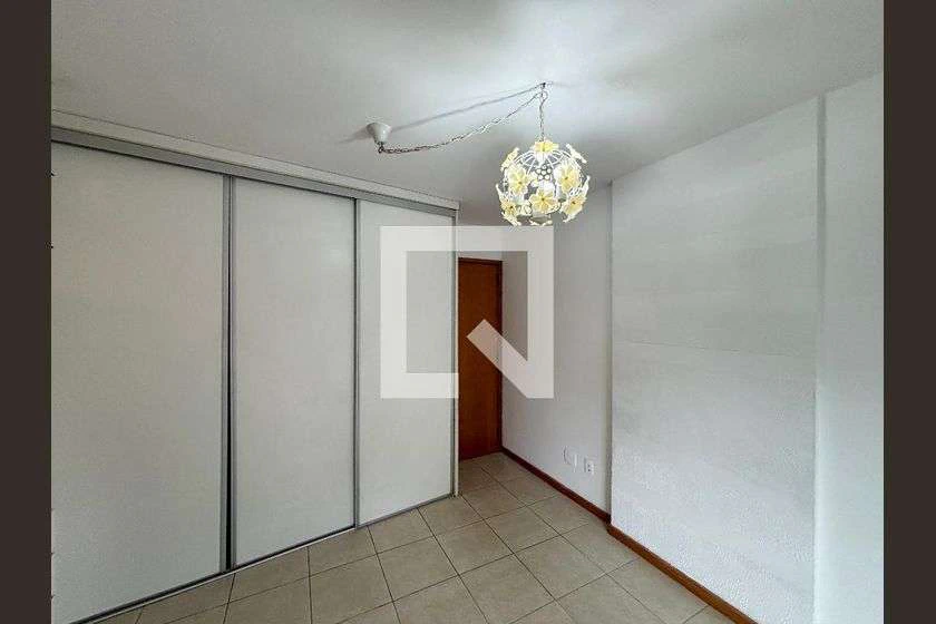 111 m² rental apartment with 3 bedrooms and 2 parking spots — photo 15