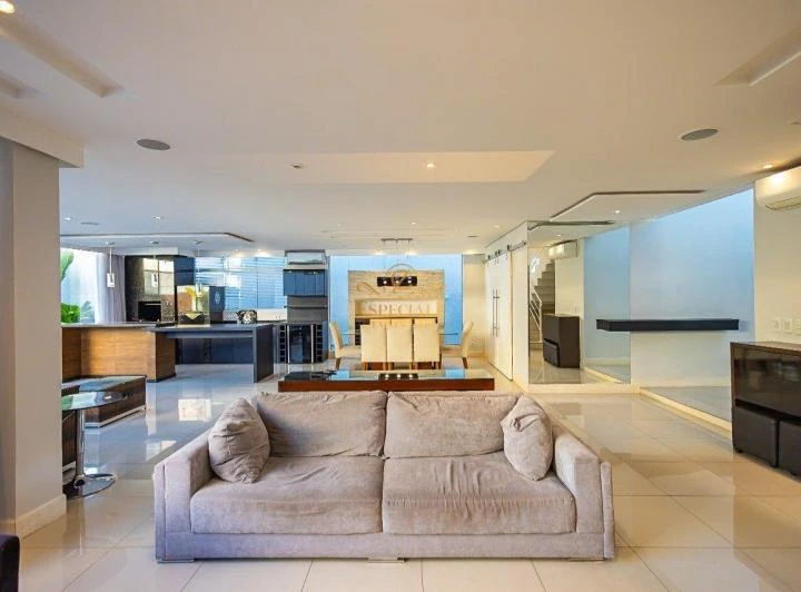 House with private garden and BBQ plus 3 en-suites — photo 8