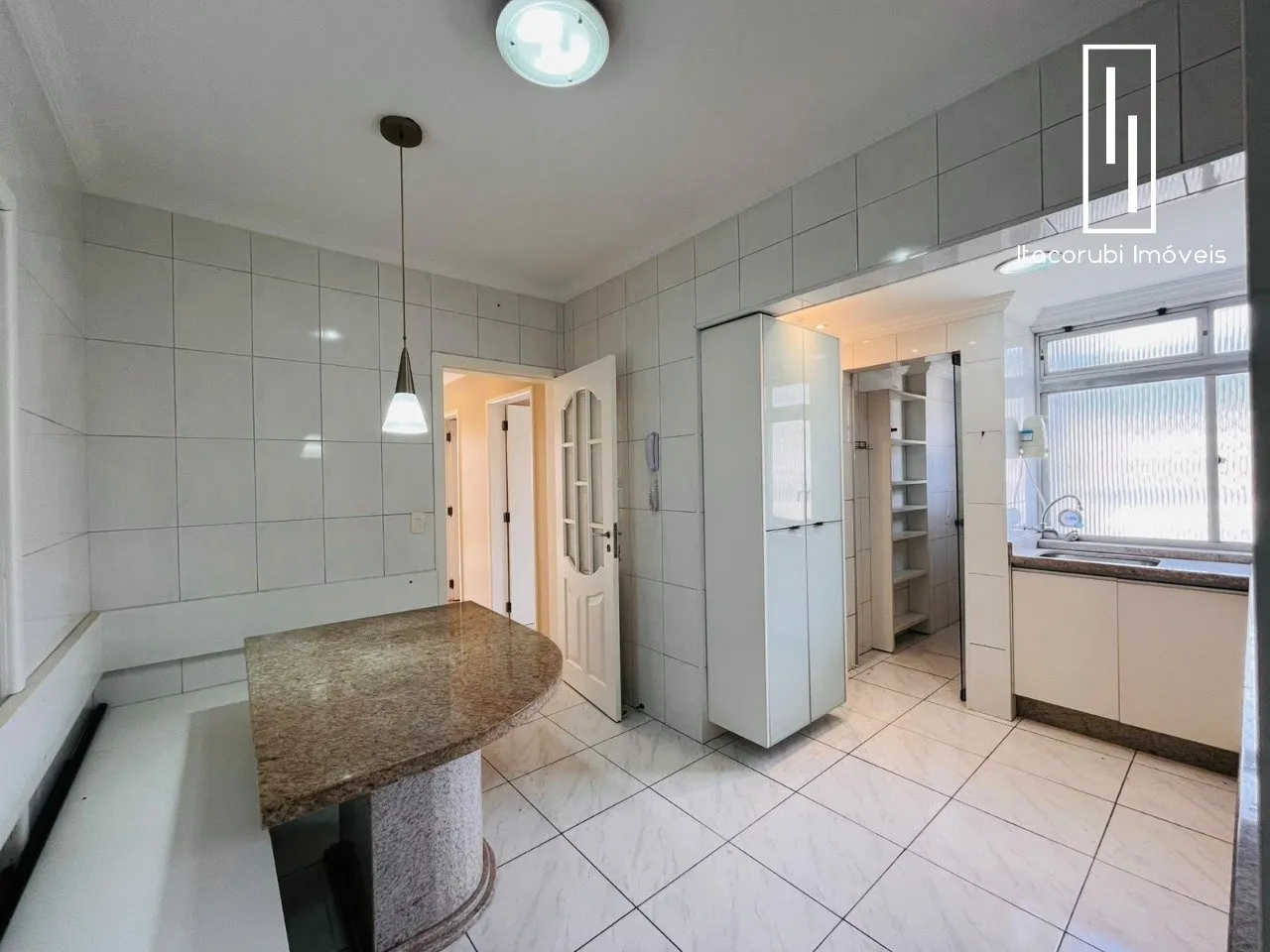 Departamento con balcón cerrado con vidrio en Florianópolis — photo 2