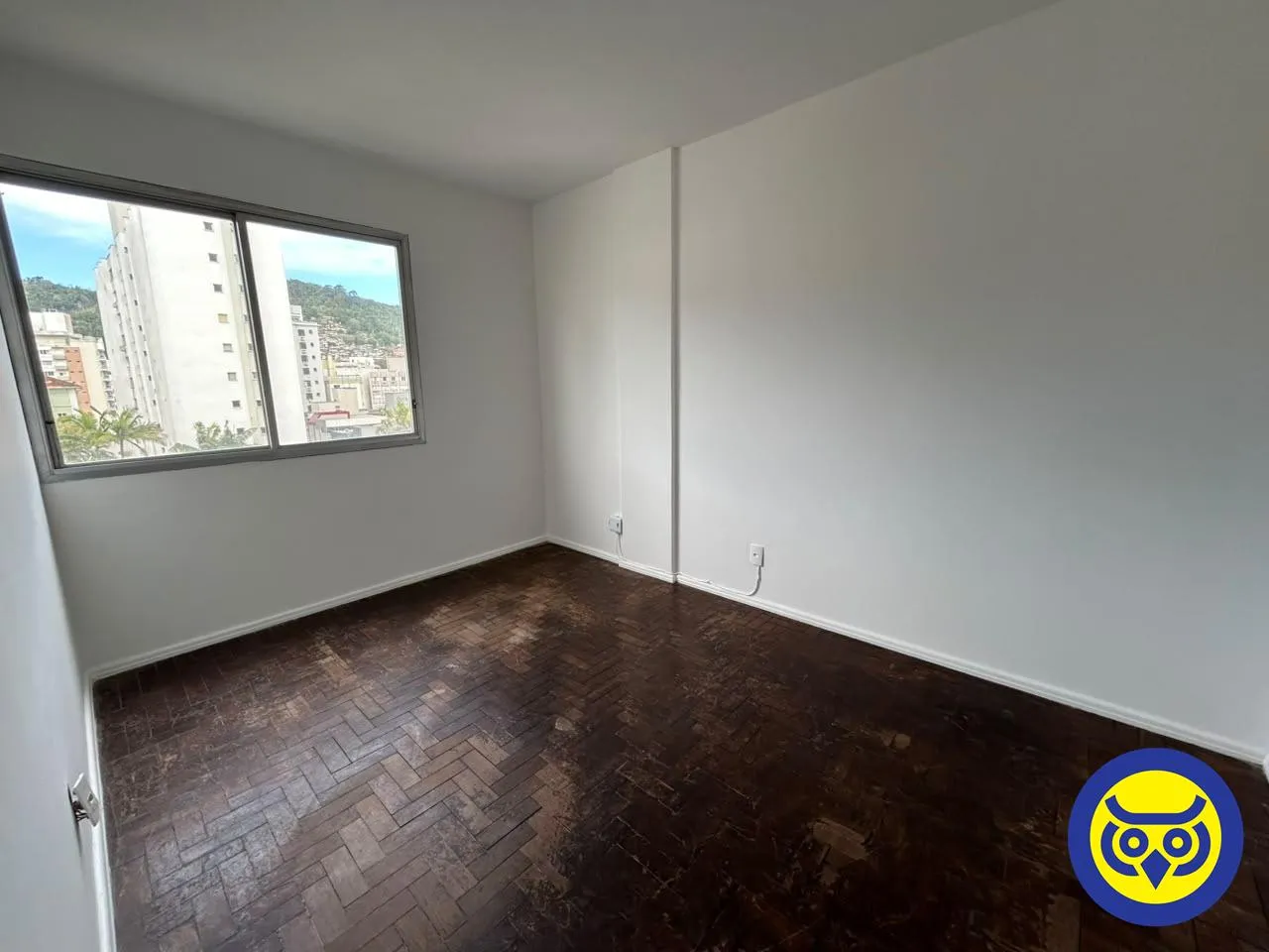 Apartment on the 5th floor with wood or laminate floors — photo 10