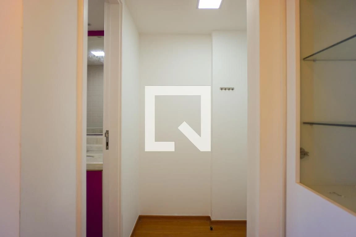 Apartamento sem mobília com 2 quartos e varanda fechada — photo 32