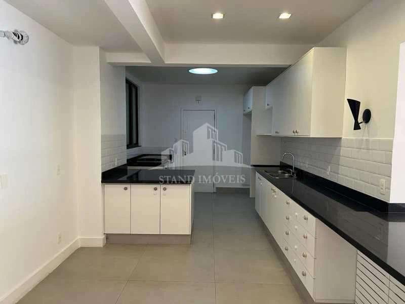 3-bedroom apartment with 1 en-suite bathroom and 300 m² — photo 10