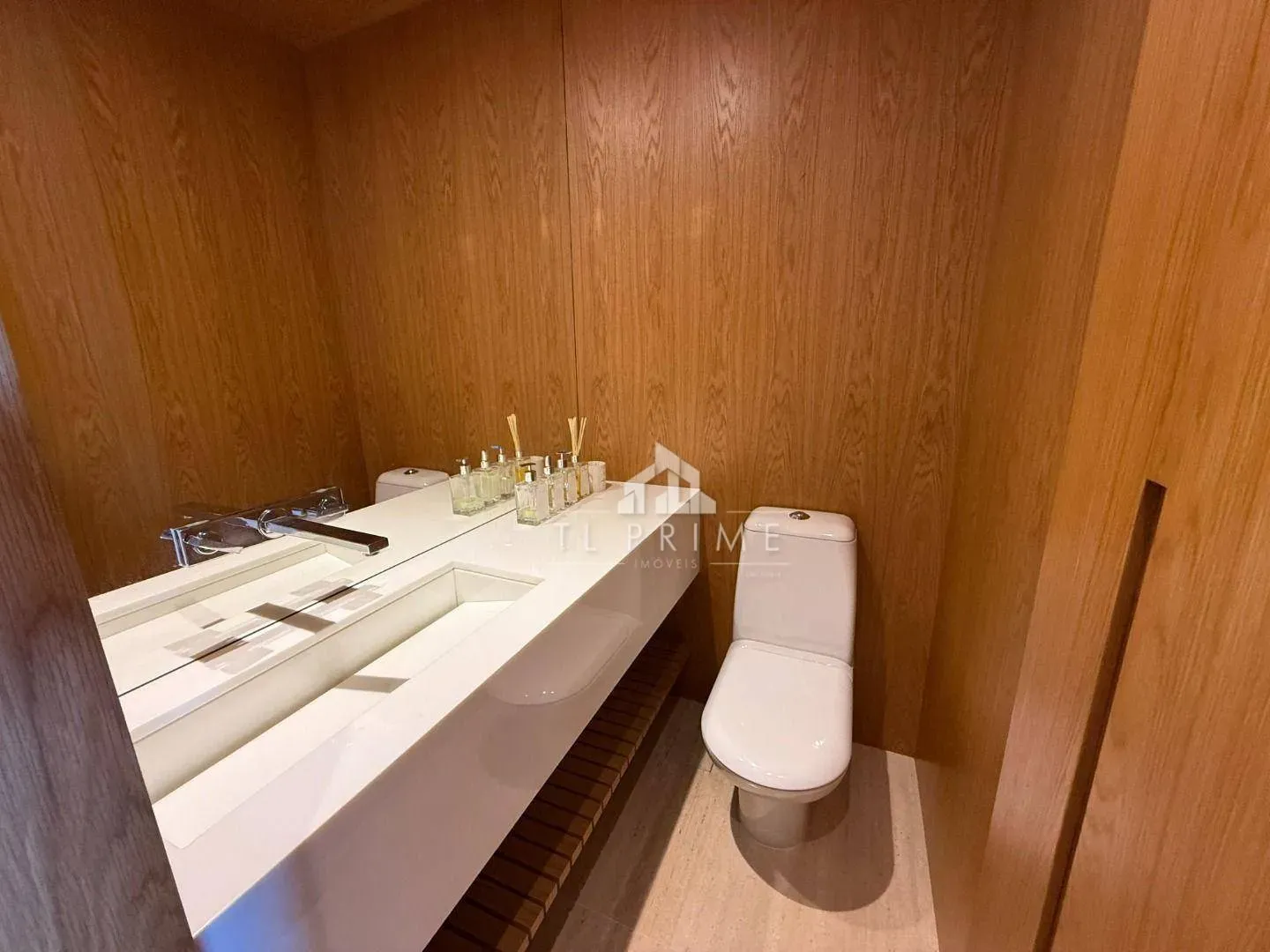 4-suite apartment with 555 m² and 5 parking spaces — photo 40