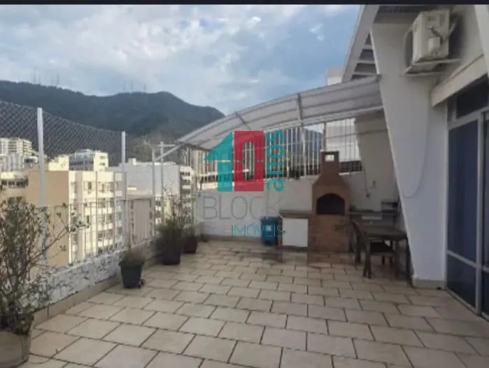 3-bedroom apartment with a mountain view — photo 10