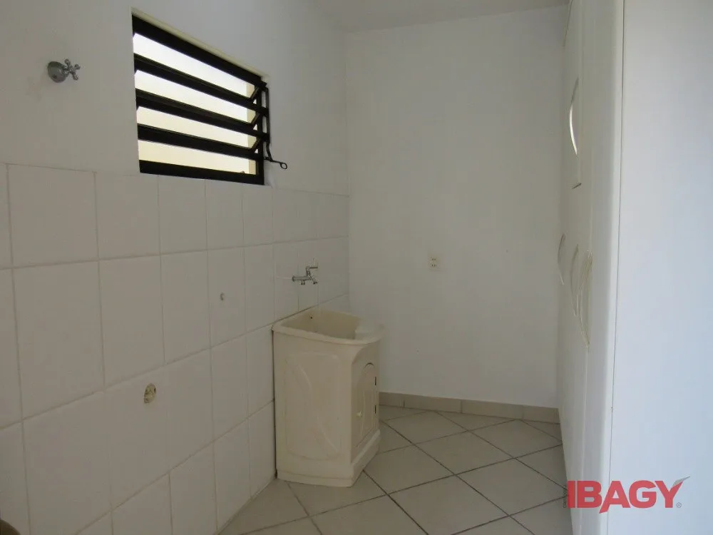 2-bedroom house with a grill on the balcony — photo 10