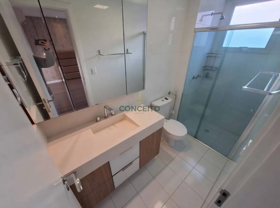2-bedroom apartment with a walk-in closet in Florianópolis — photo 11