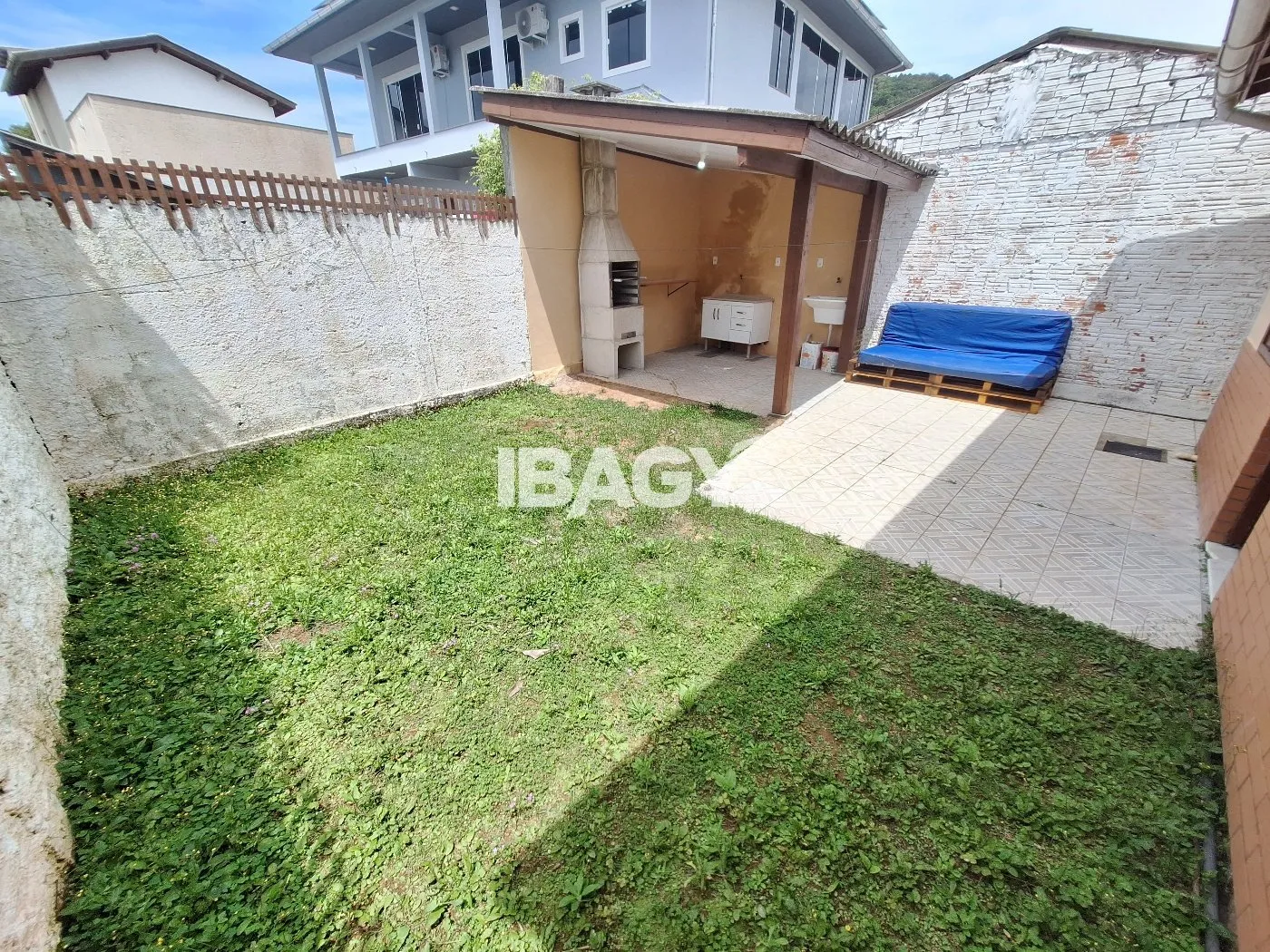 3-bedroom house with a grill on the balcony in Florianópolis — photo 5