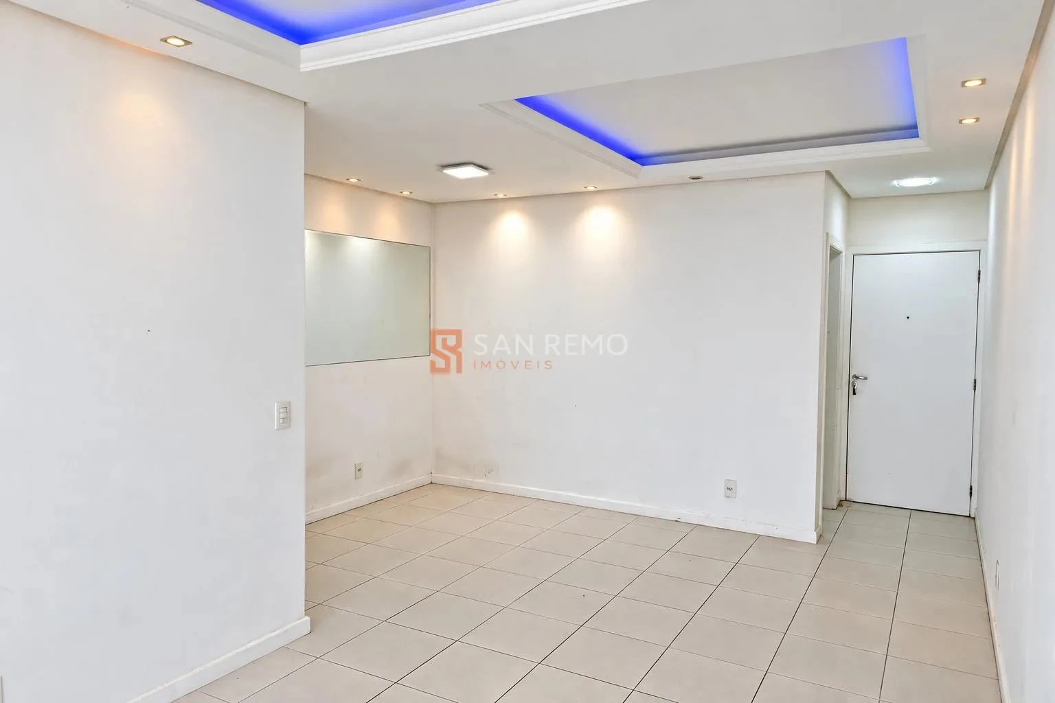 Balcony with a grill in a 3-bedroom apartment, 87 m² — photo 17