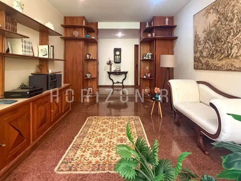 Furnished house, 800 m², with a bathtub — photo 28