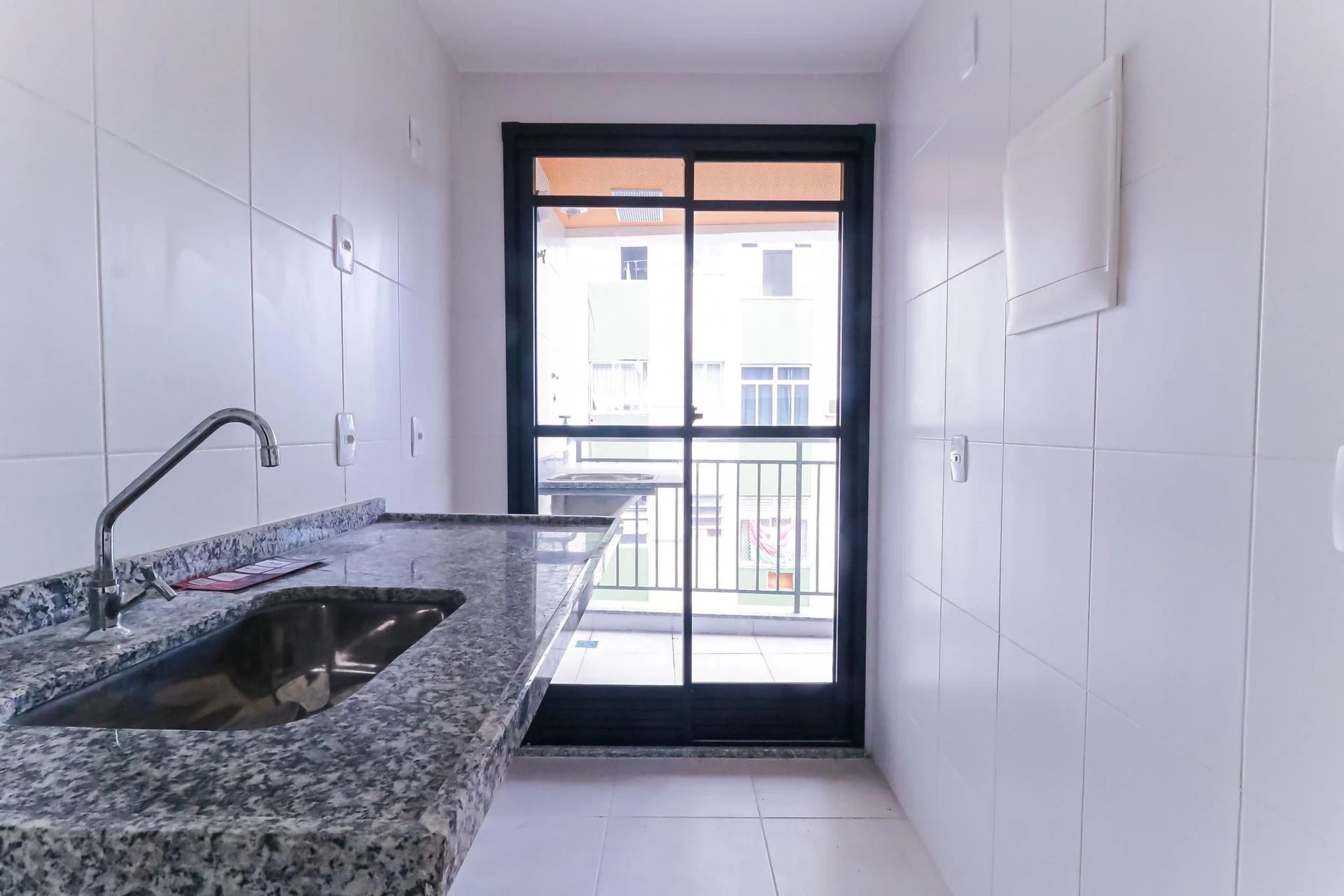 Apartamento de 2 quartos em condomínio com piscina — photo 19