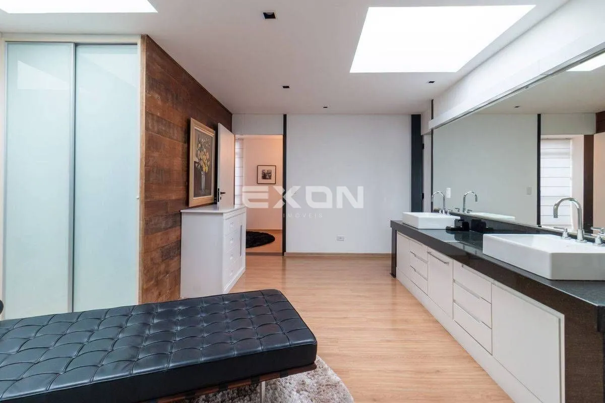 House with 5 bedrooms and 829 m² plus 4 parking spots — photo 24