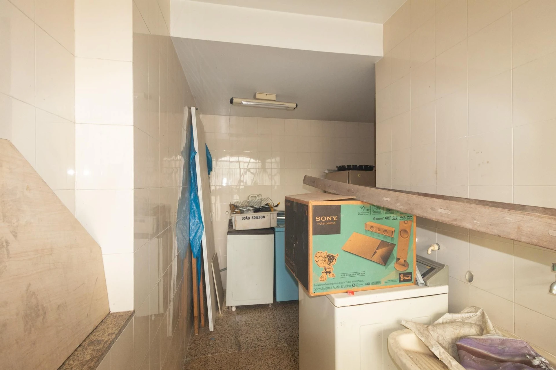 Bathtub in a 5-bedroom house, 626 m² — photo 53