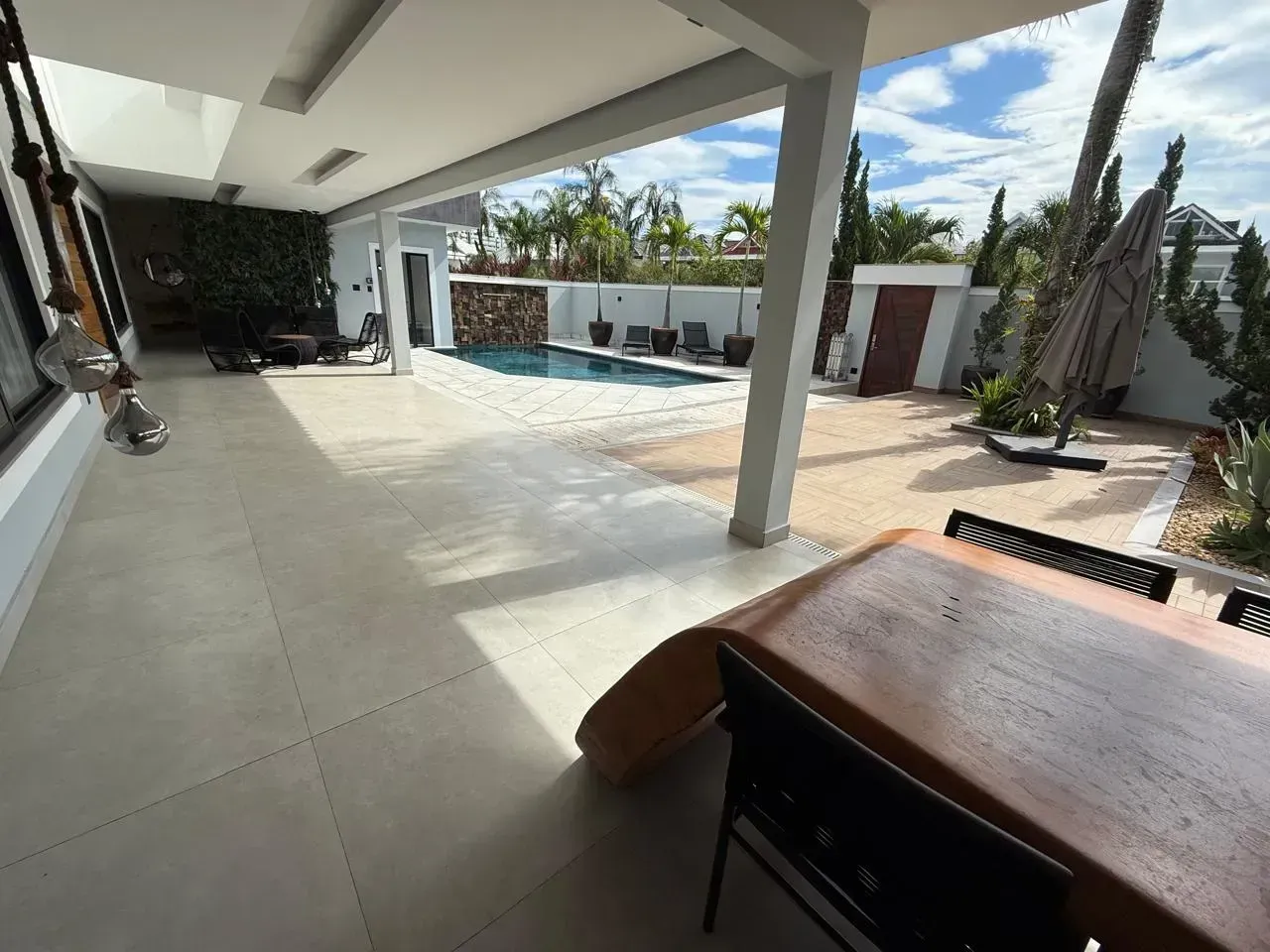 Furnished house with open-plan kitchen, 380 m² — photo 15