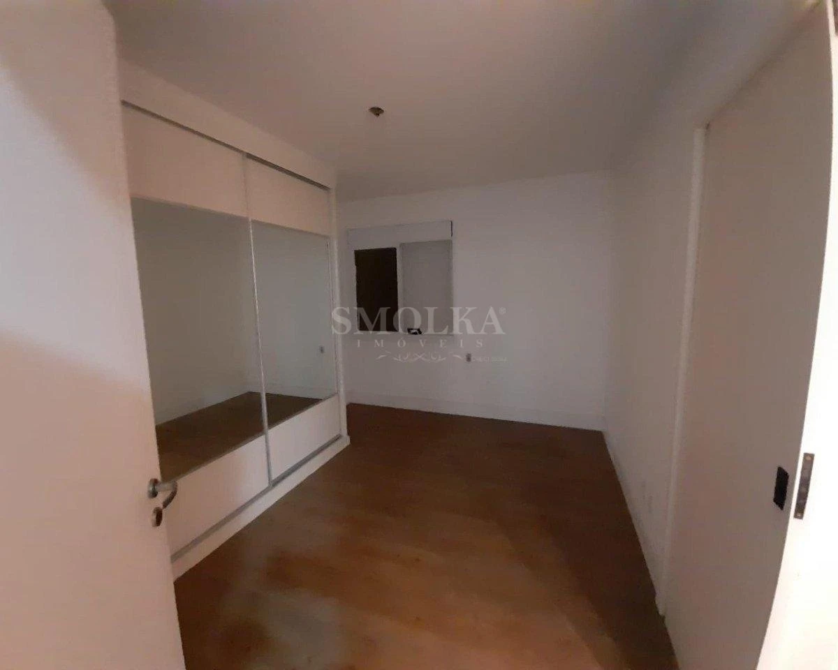 Ванна та 4 спальні: квартира 255 м² — photo 15