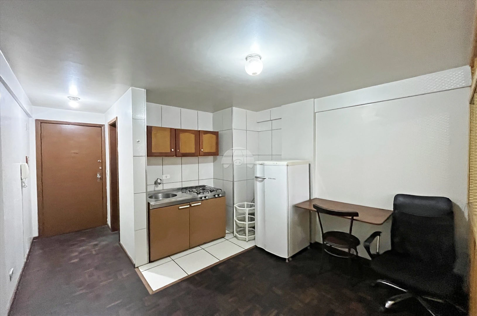 1-bedroom apartment with a compact gas cooktop