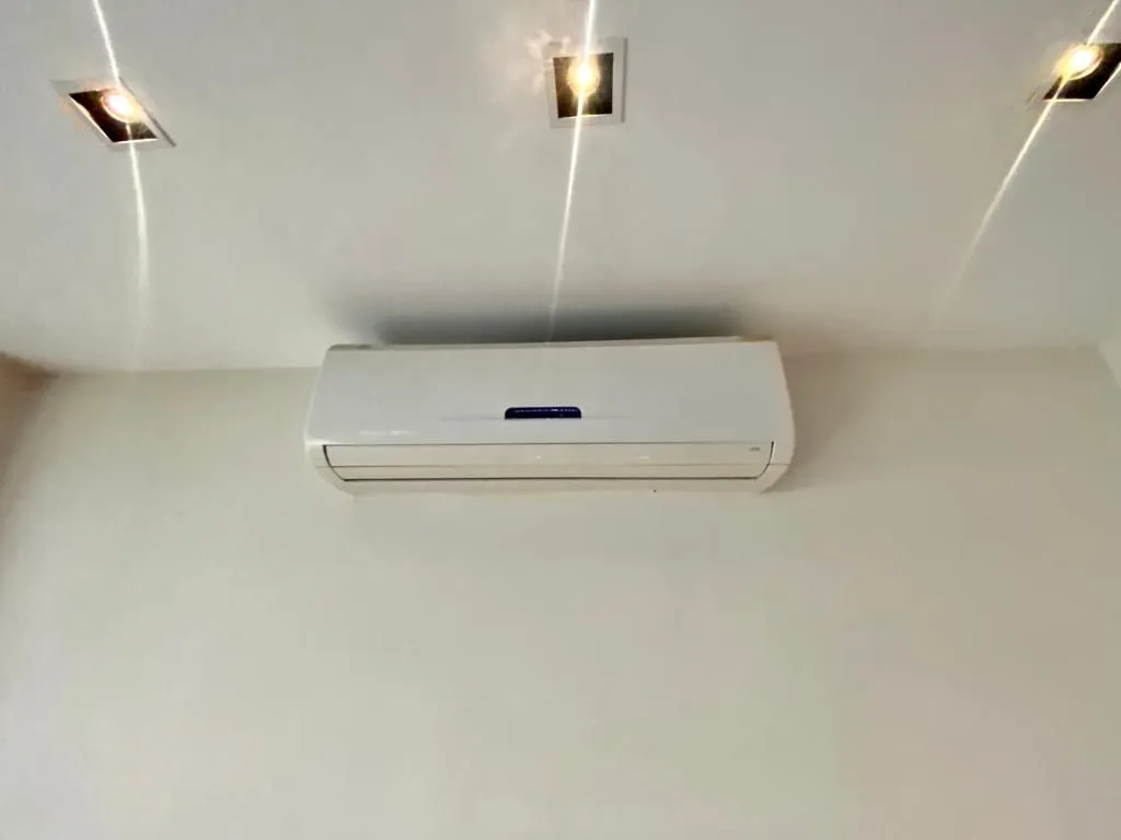 Apartment on the 14th floor with a grill on the balcony — photo 59