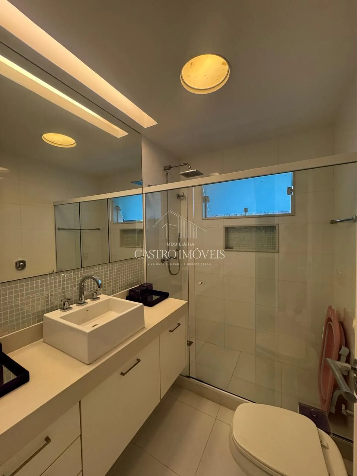 Furnished 715 m² house with 5 en-suites and 4 parking — photo 31