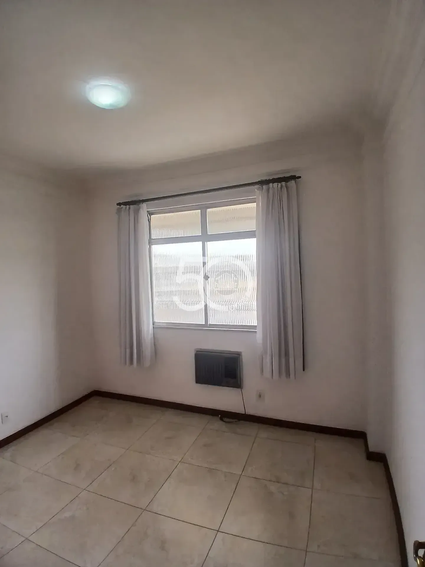 Apartamento de 2 quartos em condomínio com piscina — photo 19