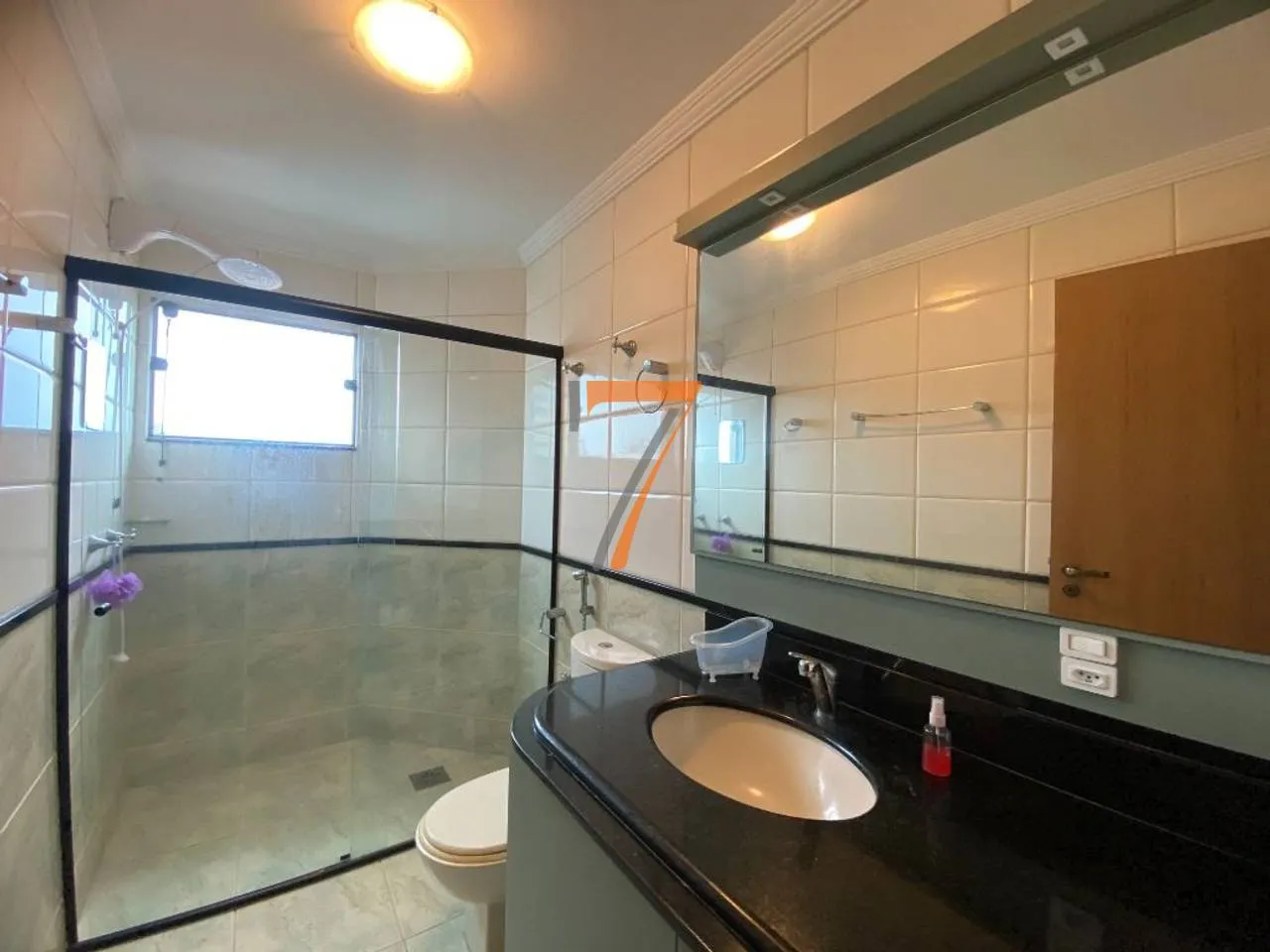3-bedroom house with a water view in Florianópolis — photo 13