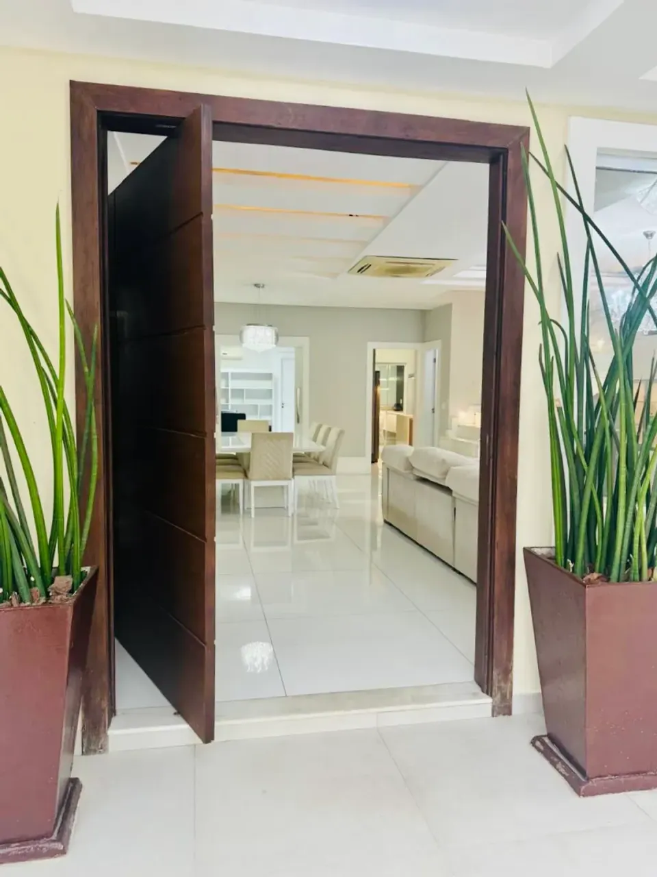 Casa mobiliada com cozinha integrada e 5 suítes — photo 18