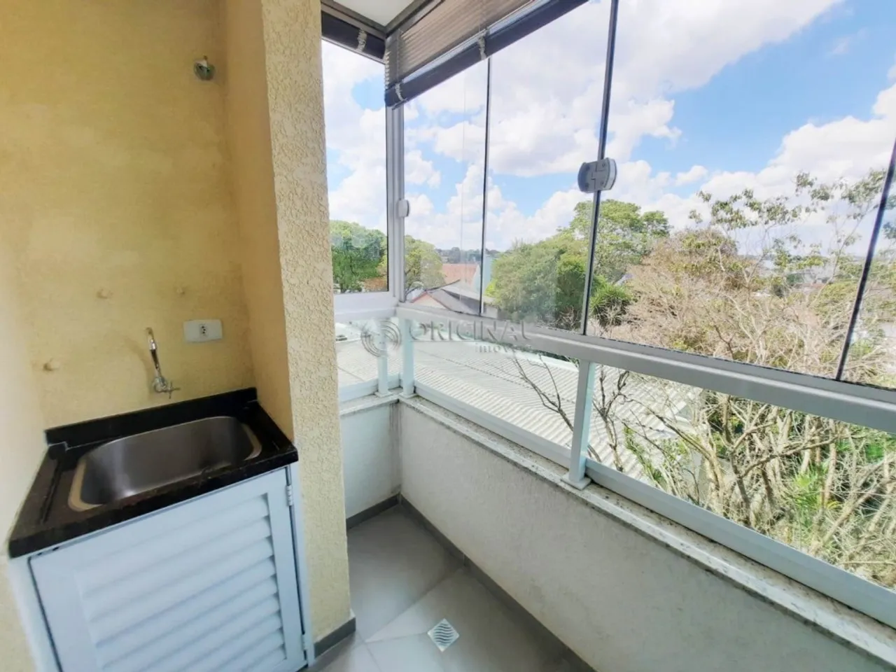 1-bedroom apartment with a balcony and 1 parking space — photo 14