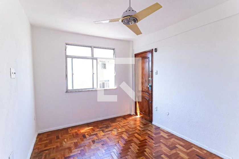Apartment, 62 m², with wood or laminate floors — photo 4