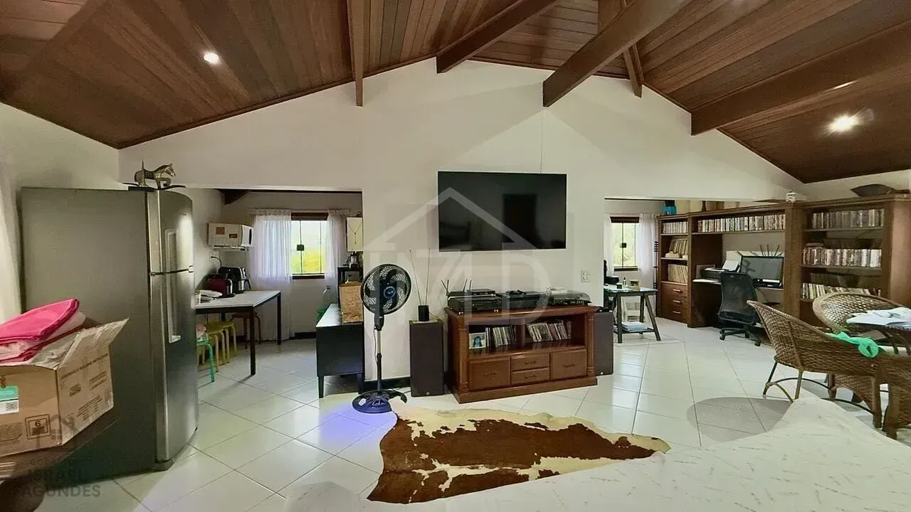 Casa mobiliada com 4 quartos e 5 banheiros, 806 m² — photo 30
