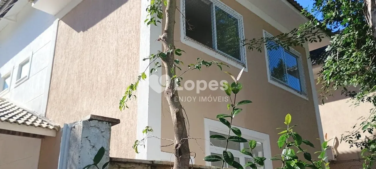 House with 5 bedrooms, 5 bathrooms and separate laundry — photo 6