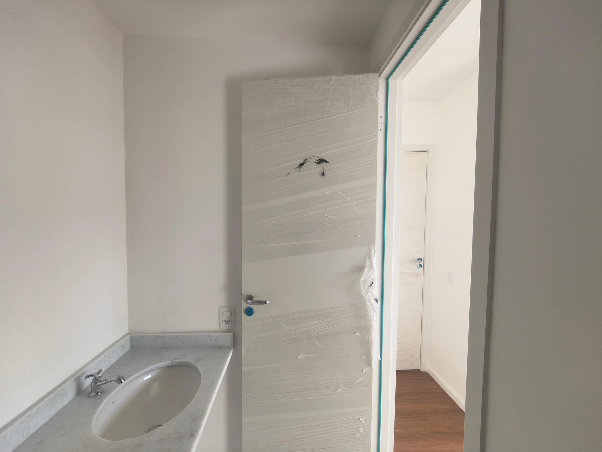 Apartamento de 2 quartos em condomínio com academia — photo 17