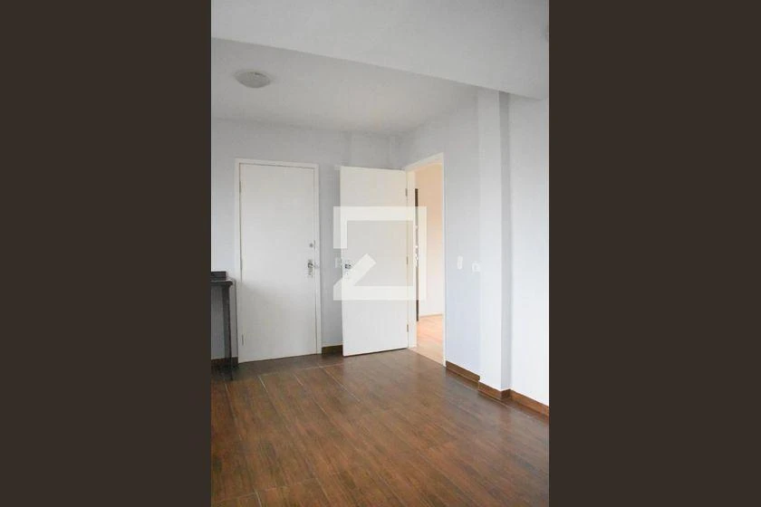 Wood or laminate floors in a 3-bedroom apartment, 133 m² — photo 26