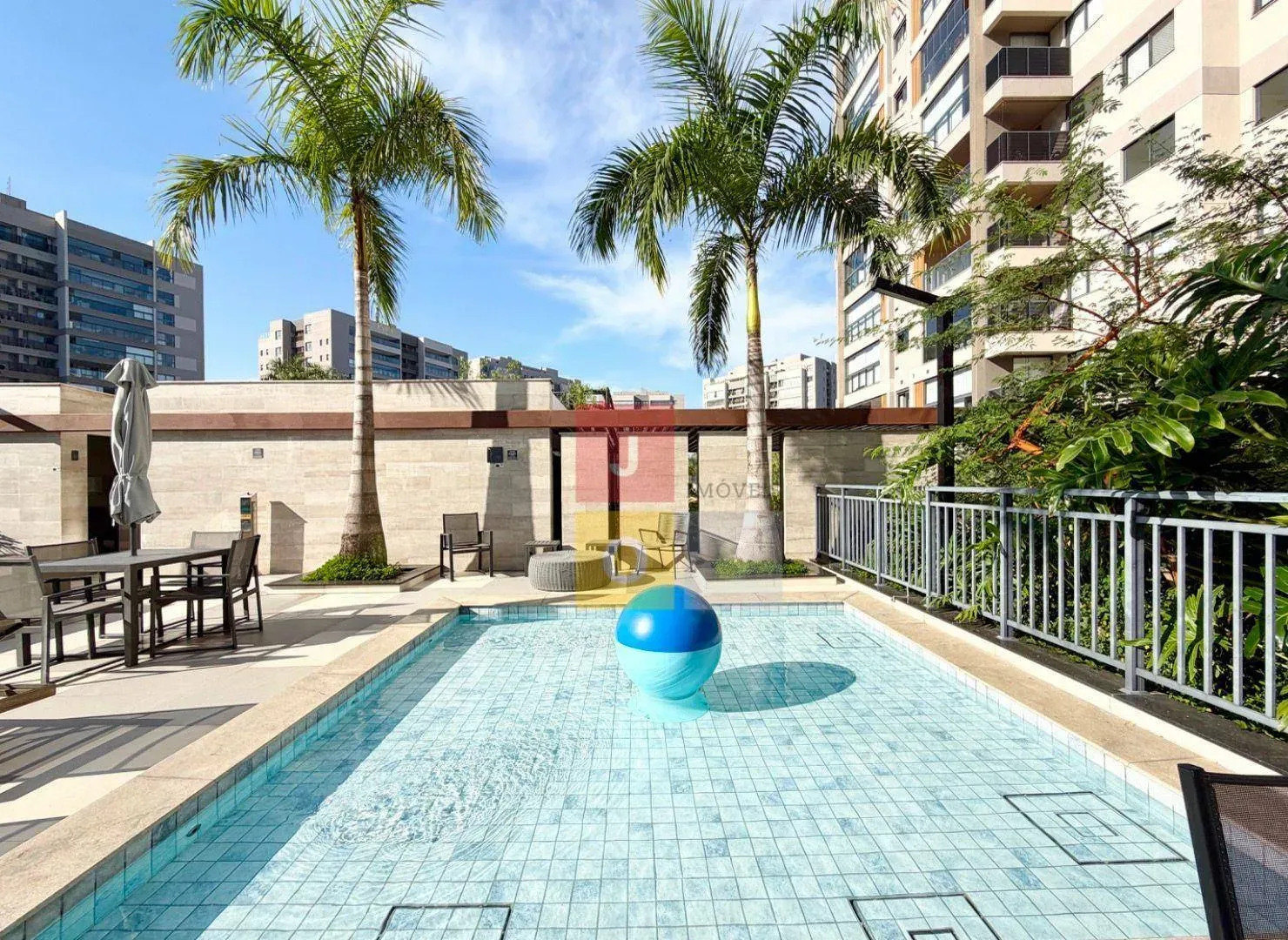 80 m² apartment with 2 bedrooms and a glass balcony — photo 67