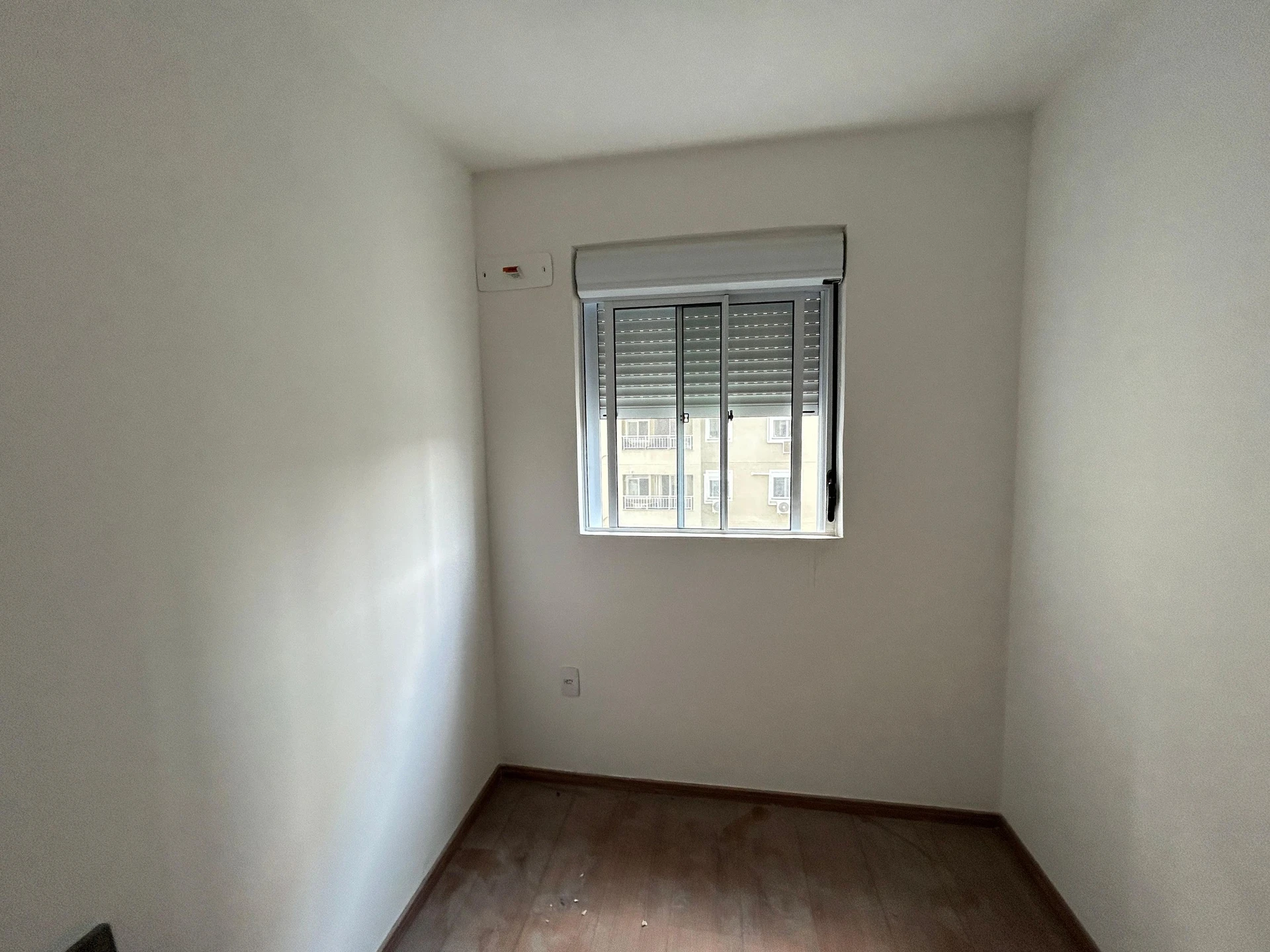 Квартира з 2 спальнями, у будинку є басейн — photo 44