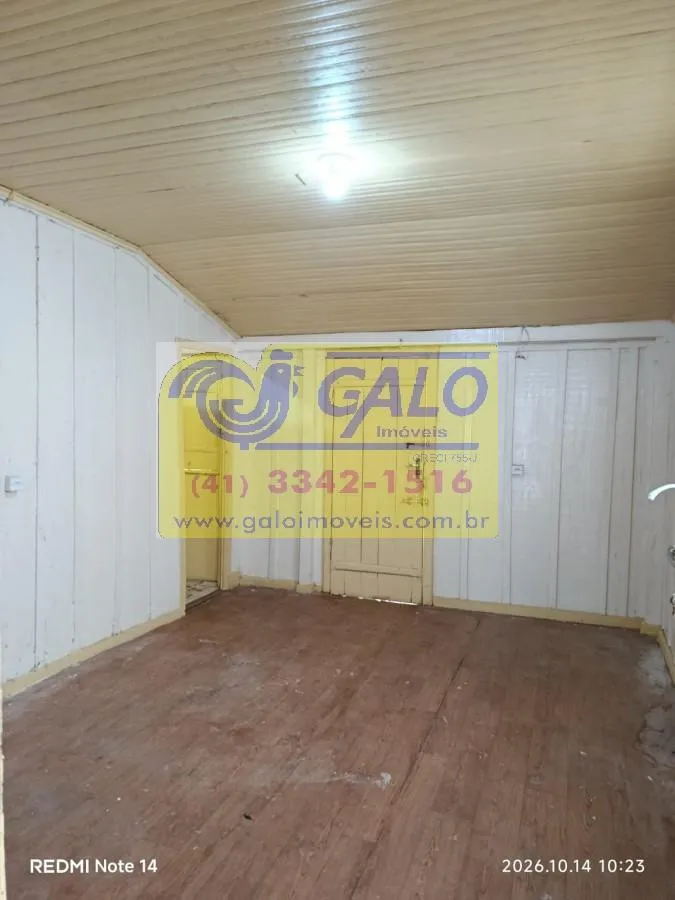 2-bedroom house with wood or laminate floors in Curitiba