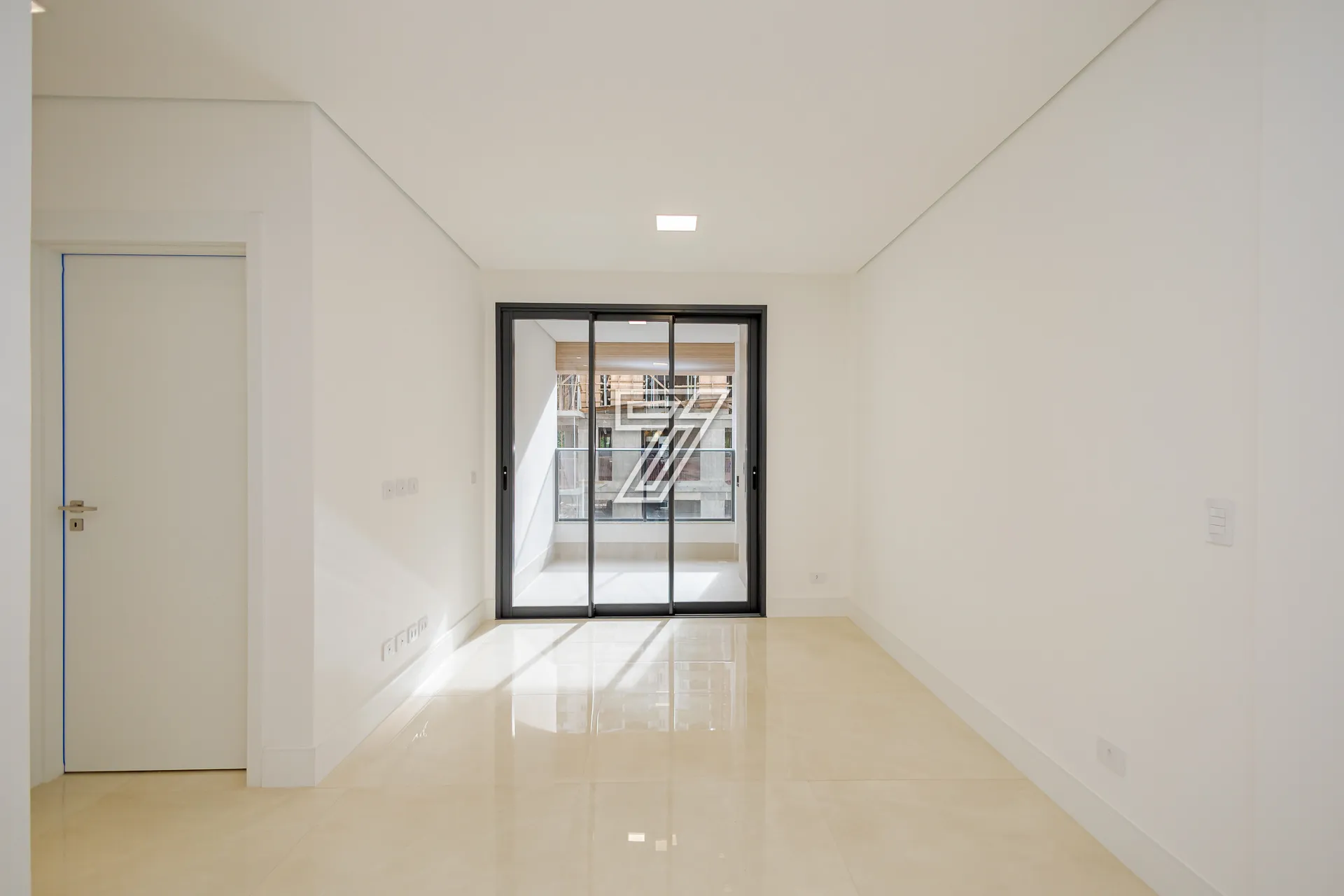 2-bedroom apartment with suite, open kitchen and 2 parking — photo 12