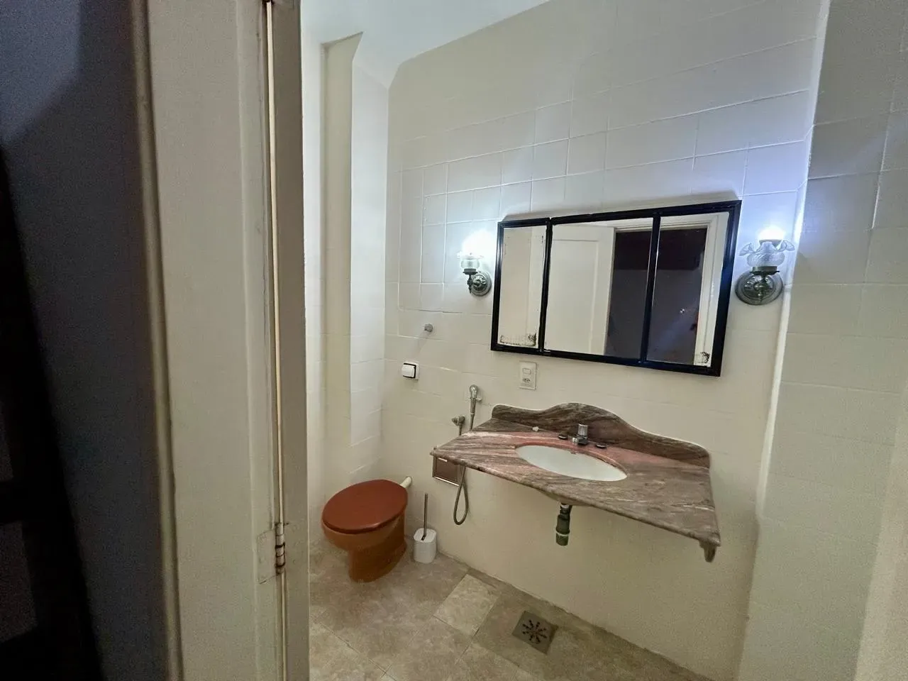 Wood or laminate floors in a 2-bedroom apartment, 59 m² — photo 8
