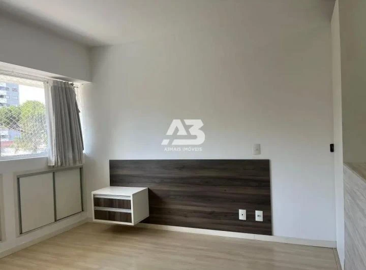 Furnished studio with open-plan kitchen and 1 bath — photo 7